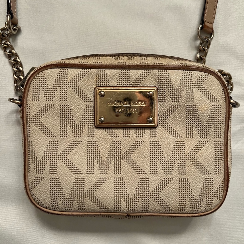 Micheal kors cross body bag